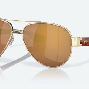 Stylish Gold Aviator Sunglasses